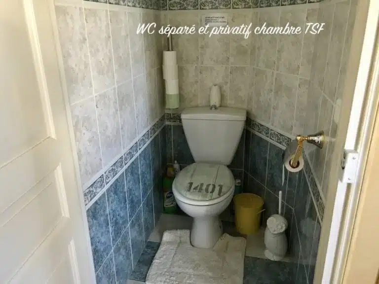 Chambre hôtes TSF WC privatif