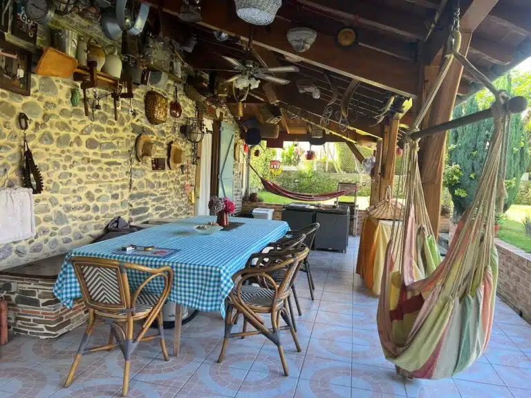 Terrasse couverte partagée avec propriétaire